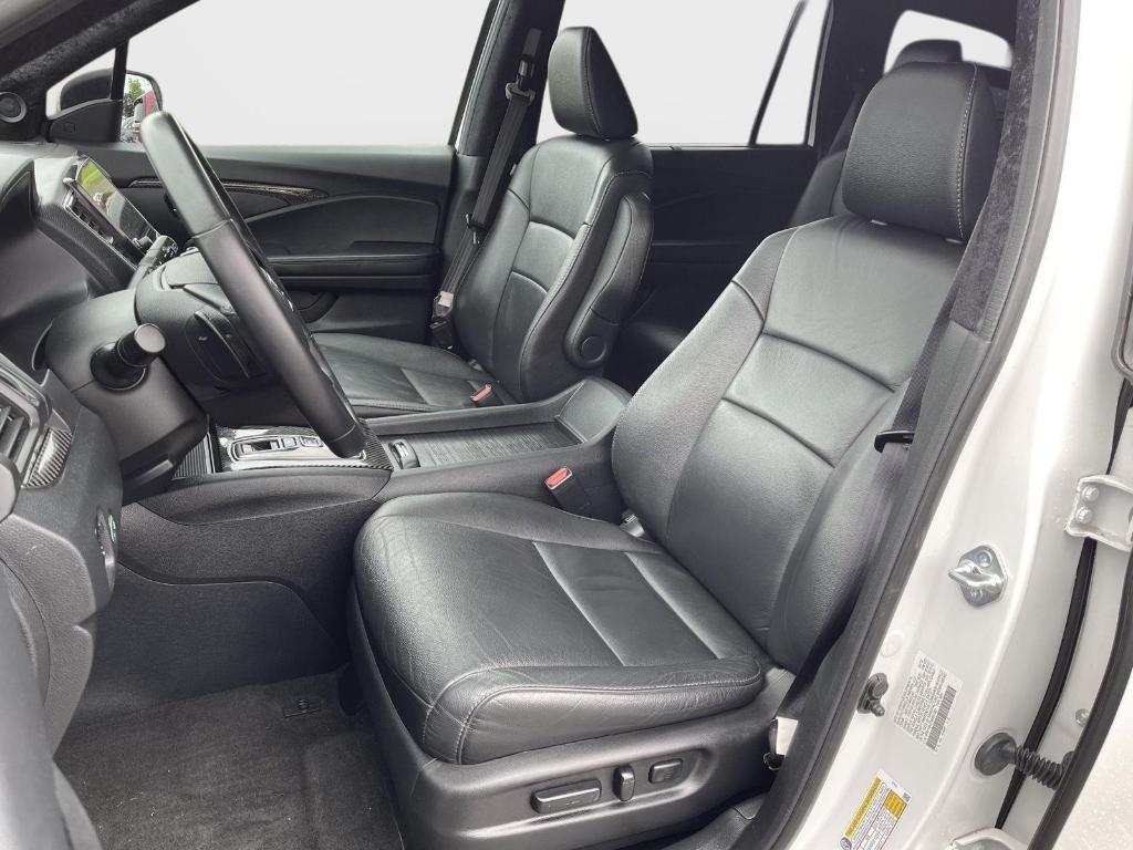 used 2022 Honda Pilot car, priced at $34,910
