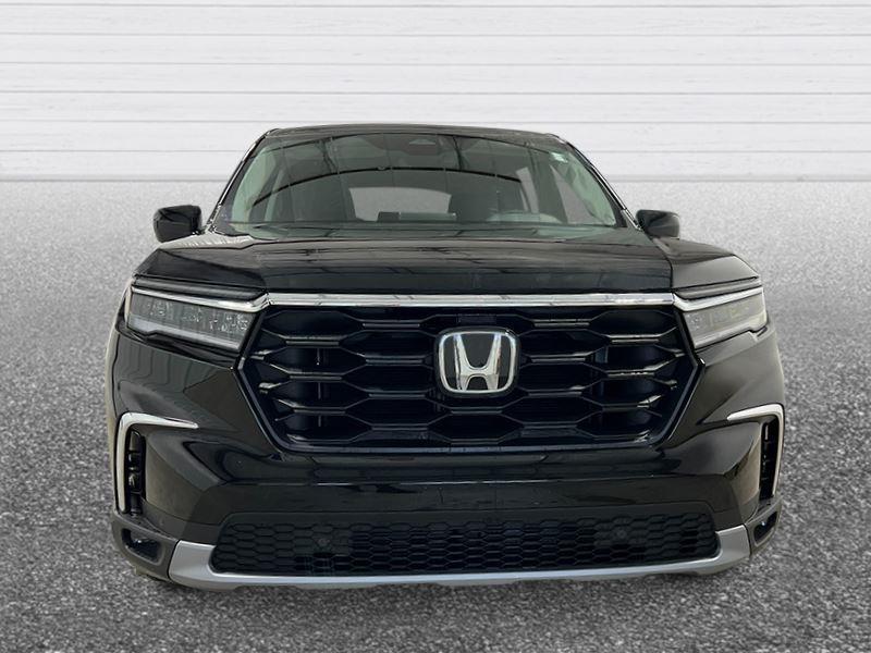 new 2025 Honda Pilot car, priced at $47,050