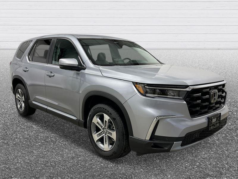 new 2025 Honda Pilot car, priced at $47,050