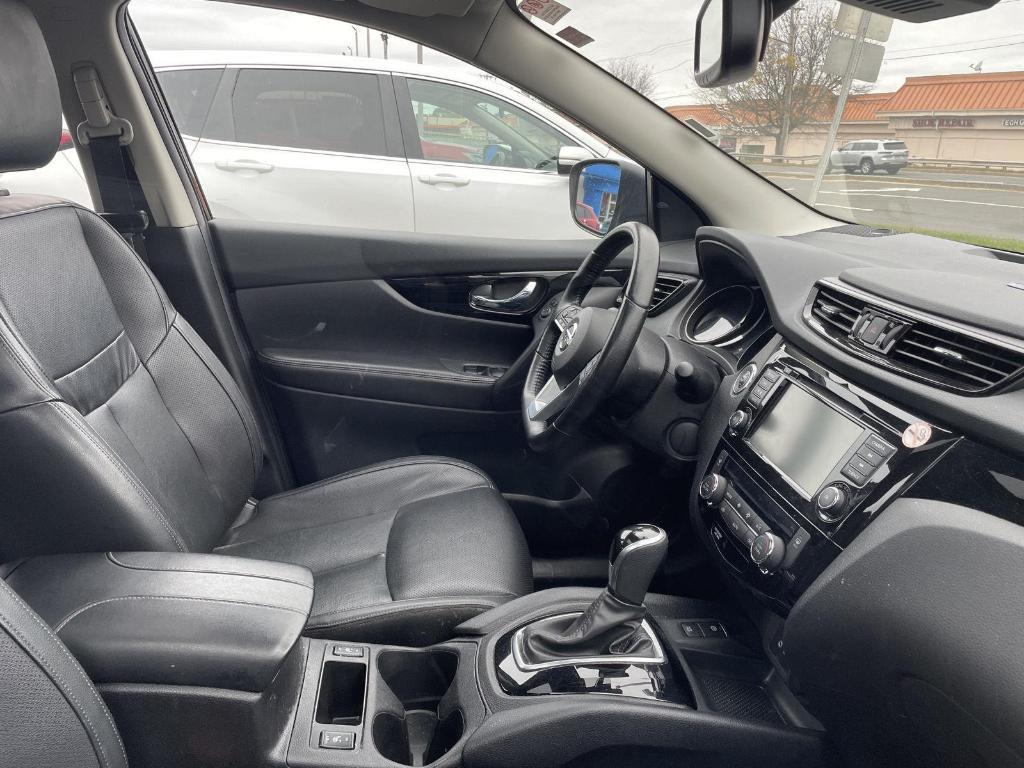 used 2022 Nissan Rogue Sport car, priced at $23,708