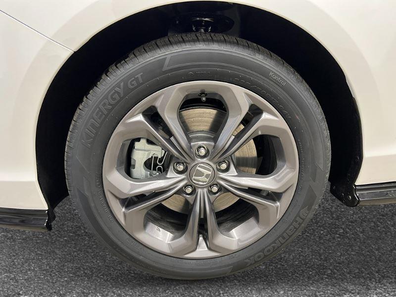 new 2025 Honda Accord Hybrid car, priced at $35,236