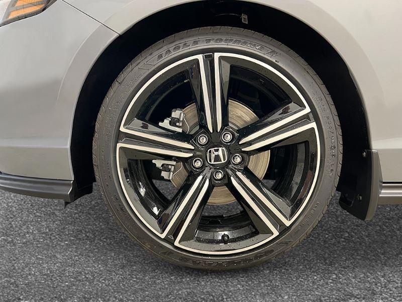 new 2025 Honda Accord Hybrid car, priced at $33,850