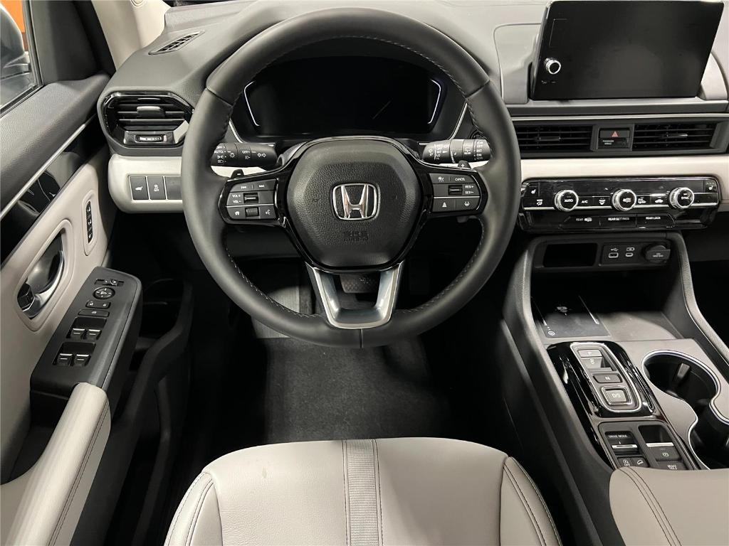 new 2025 Honda Pilot car, priced at $48,540