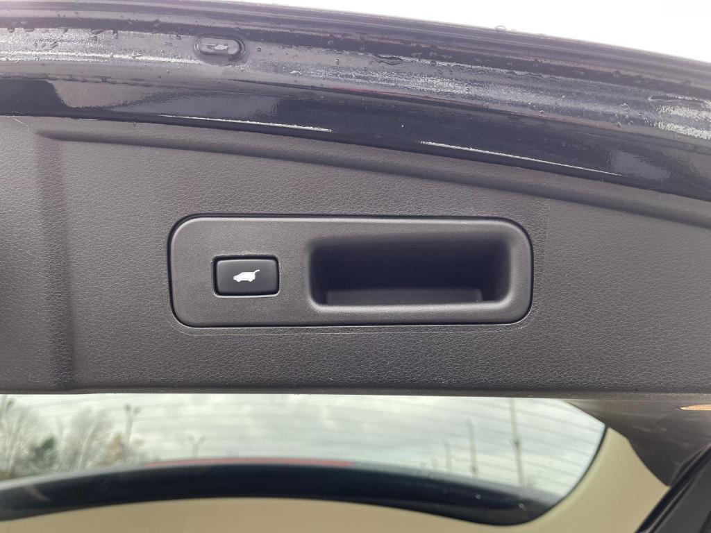 used 2020 Acura MDX car, priced at $25,606