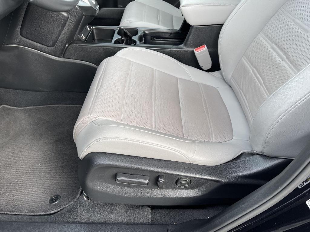 used 2022 Honda CR-V car, priced at $30,437