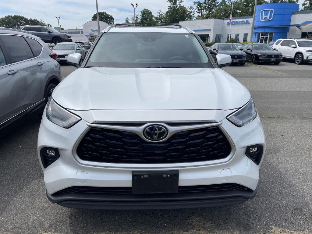 used 2022 Toyota Highlander car, priced at $36,826