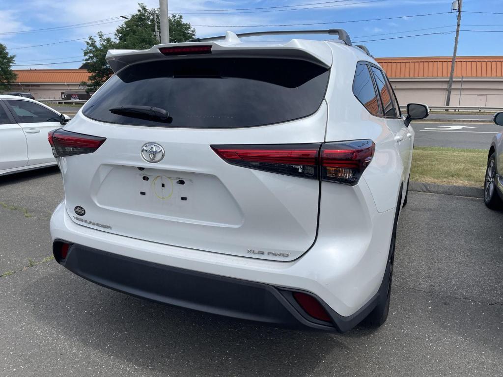 used 2022 Toyota Highlander car, priced at $36,826