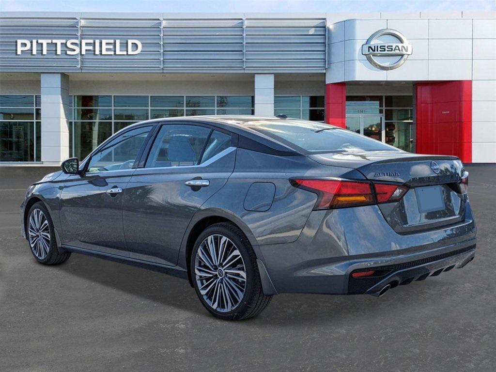 new 2025 Nissan Altima car, priced at $33,867