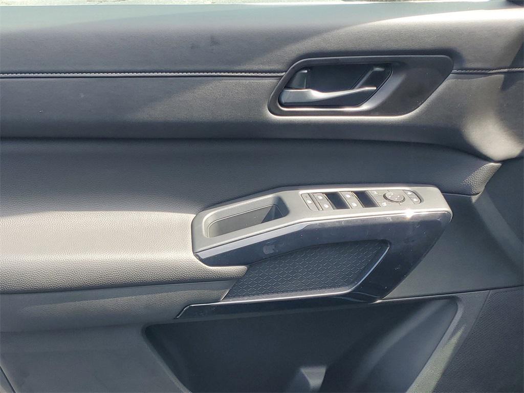 new 2025 Nissan Pathfinder car, priced at $44,375