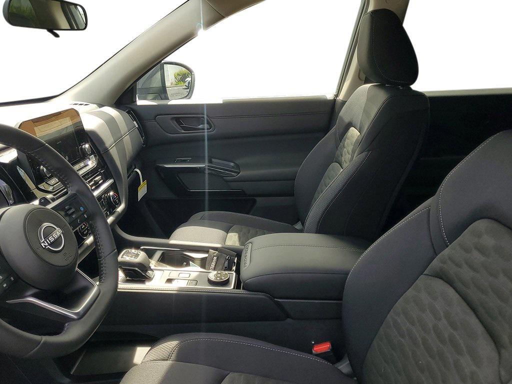 new 2025 Nissan Pathfinder car, priced at $44,375