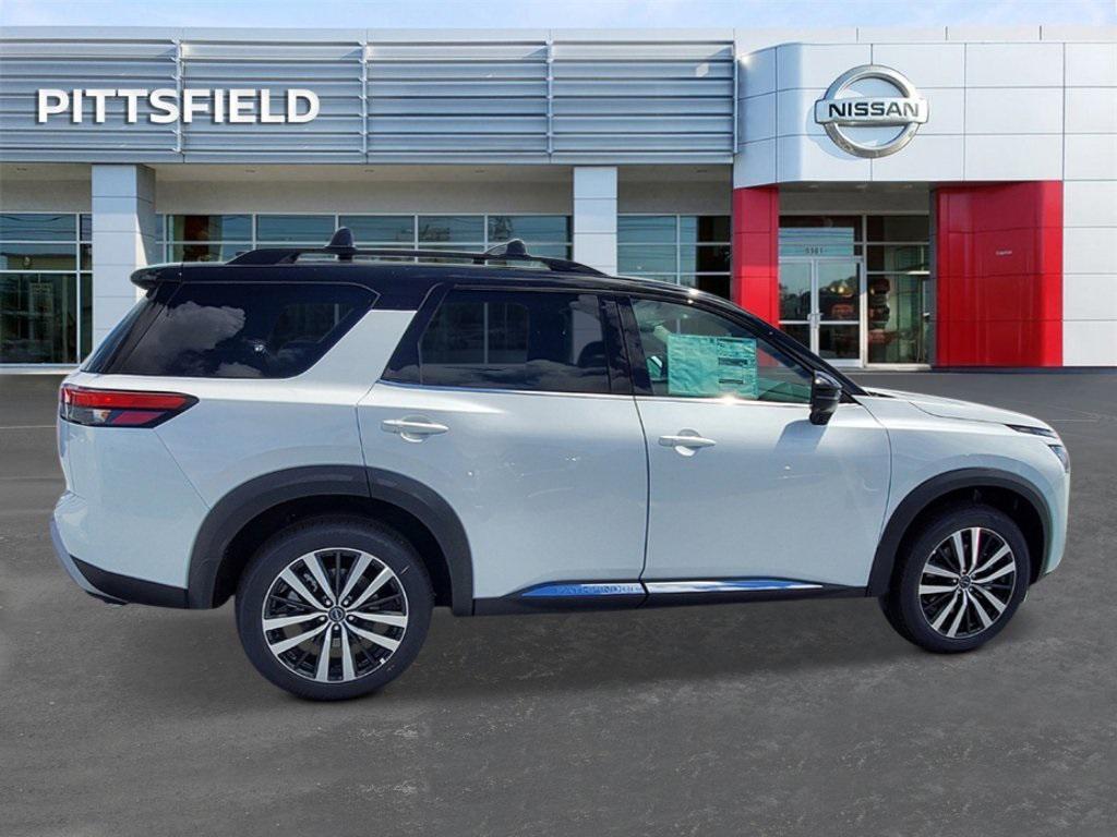 new 2025 Nissan Pathfinder car, priced at $45,905