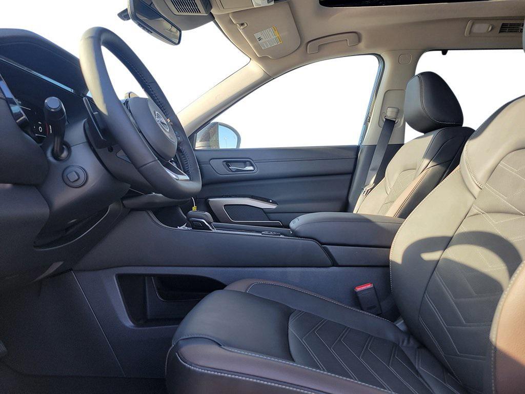 new 2025 Nissan Pathfinder car, priced at $45,905