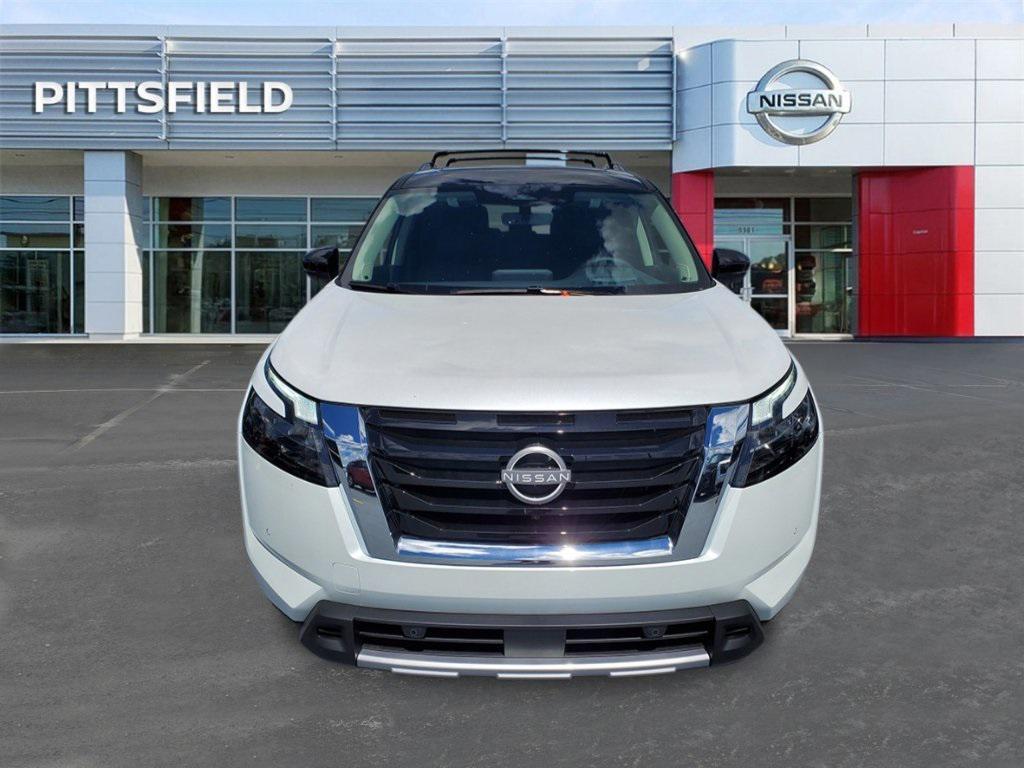 new 2025 Nissan Pathfinder car, priced at $45,905