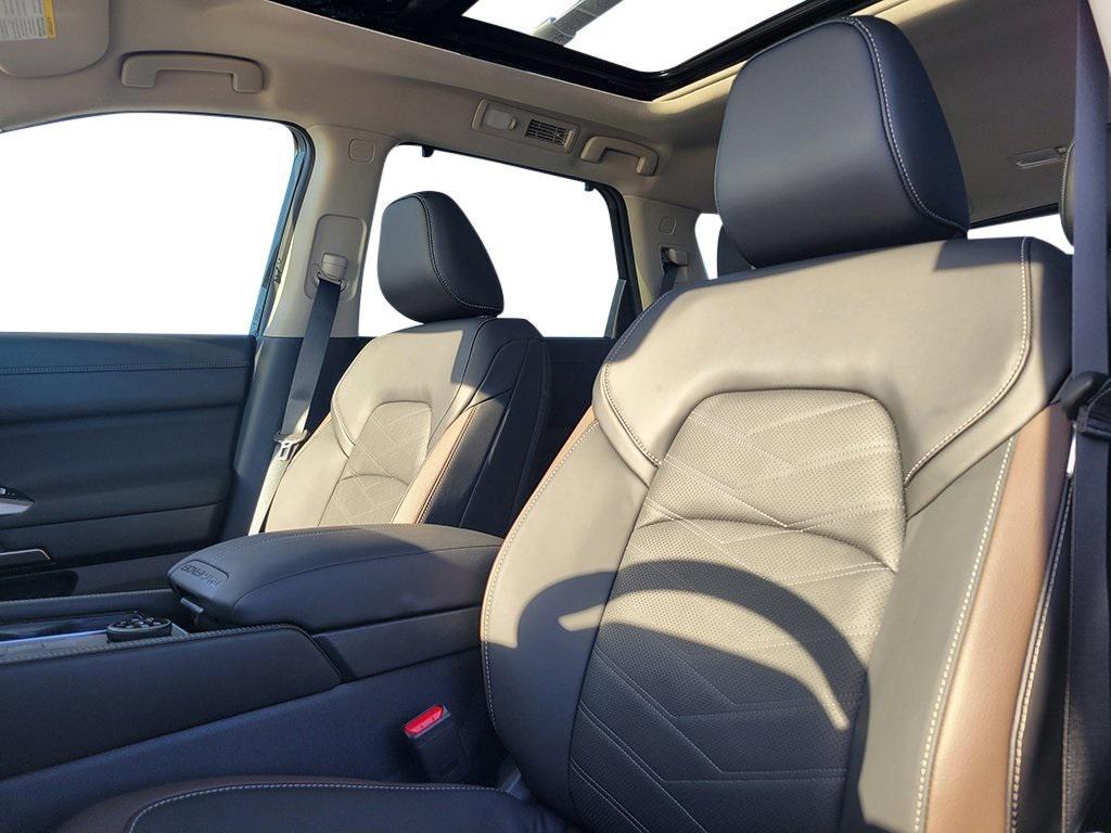 new 2025 Nissan Pathfinder car, priced at $45,905