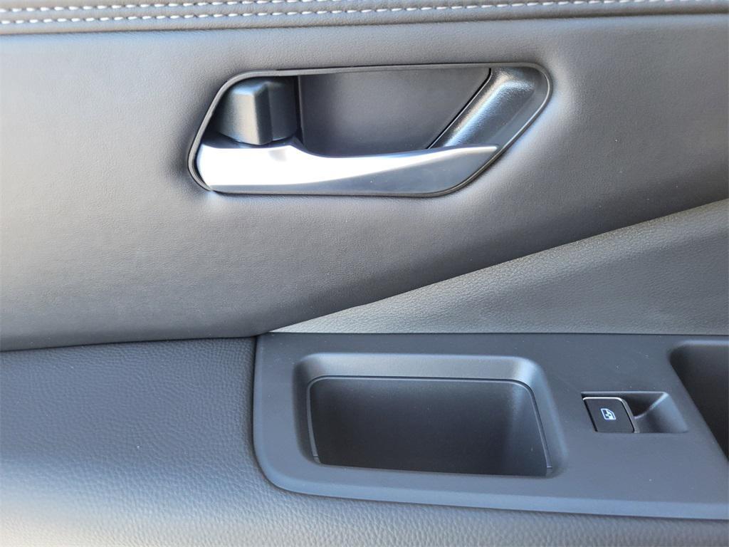 new 2025 Nissan Pathfinder car, priced at $45,905