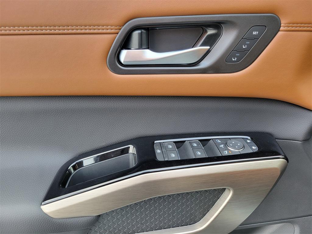 new 2025 Nissan Pathfinder car, priced at $46,122