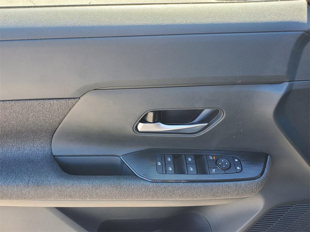 new 2025 Nissan Kicks car, priced at $24,512