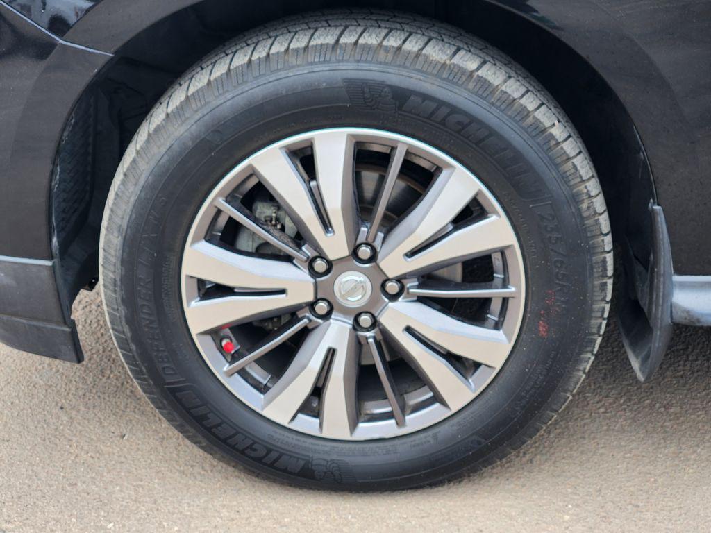 used 2019 Nissan Pathfinder car, priced at $13,777