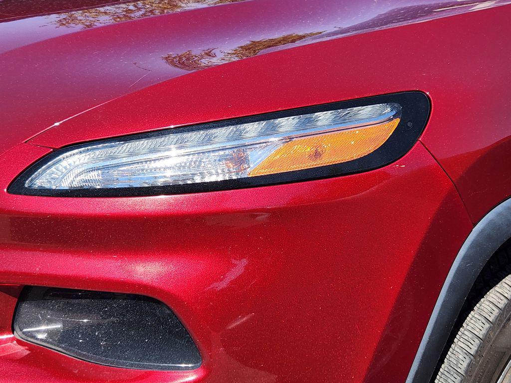 used 2015 Jeep Cherokee car, priced at $11,777