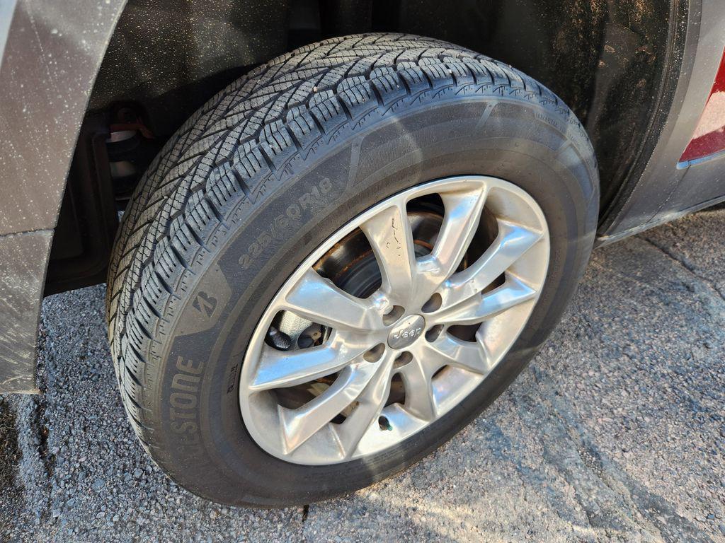 used 2015 Jeep Cherokee car, priced at $11,777
