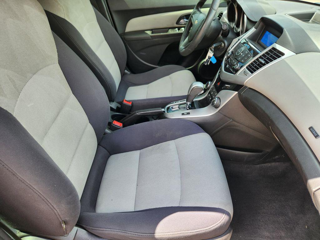 used 2014 Chevrolet Cruze car, priced at $8,995