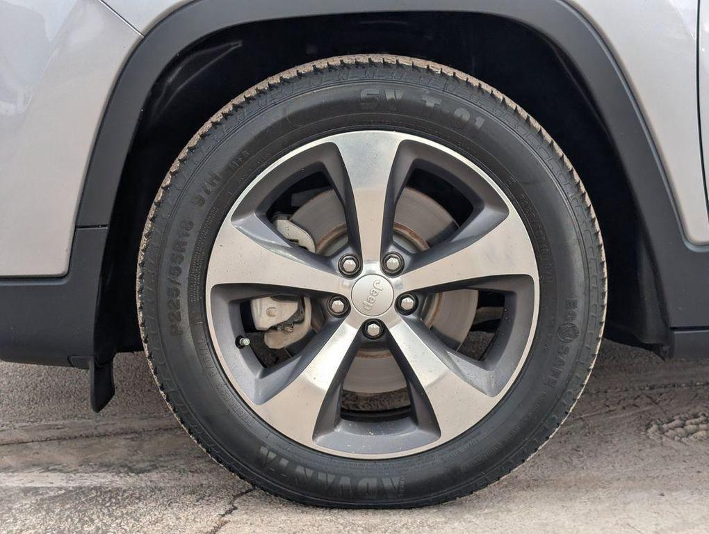 used 2019 Jeep Cherokee car, priced at $18,777
