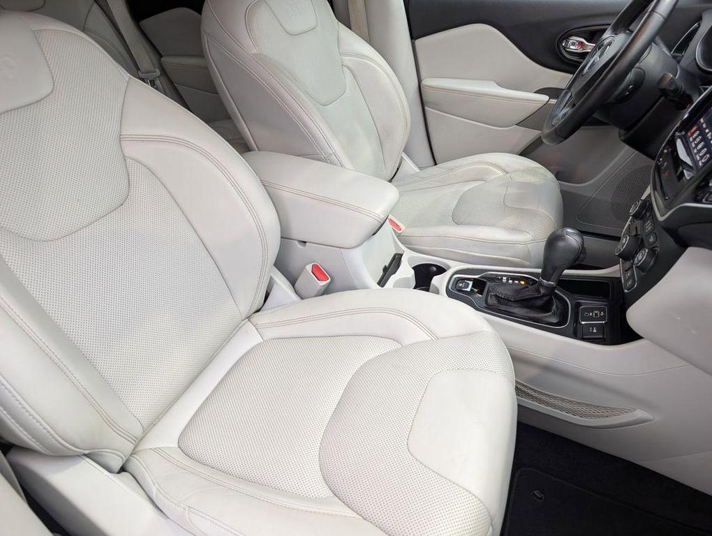 used 2019 Jeep Cherokee car, priced at $18,777