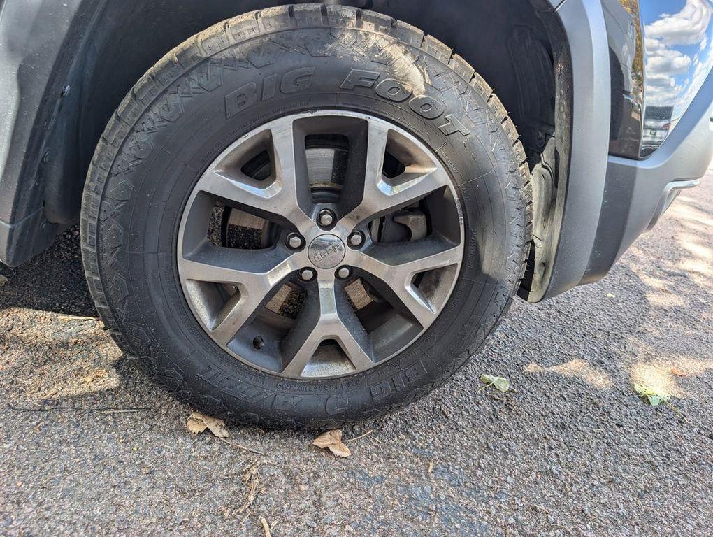 used 2014 Jeep Cherokee car, priced at $7,695