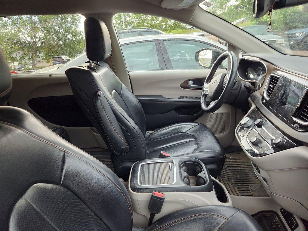 used 2018 Chrysler Pacifica car, priced at $15,995