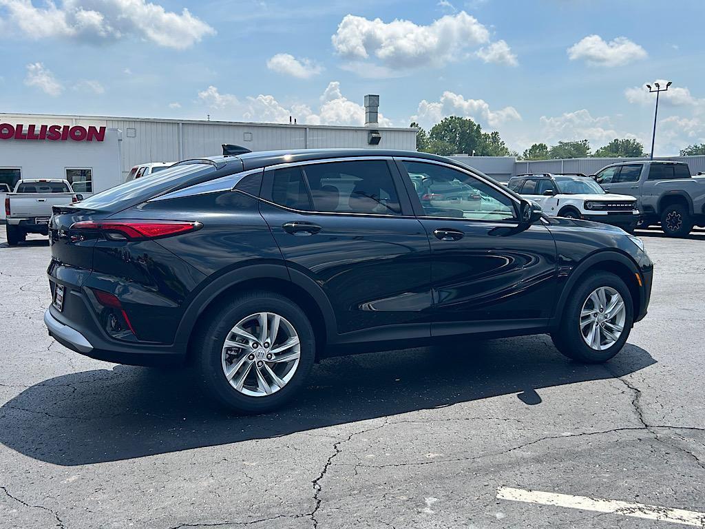 new 2025 Buick Envista car, priced at $28,178