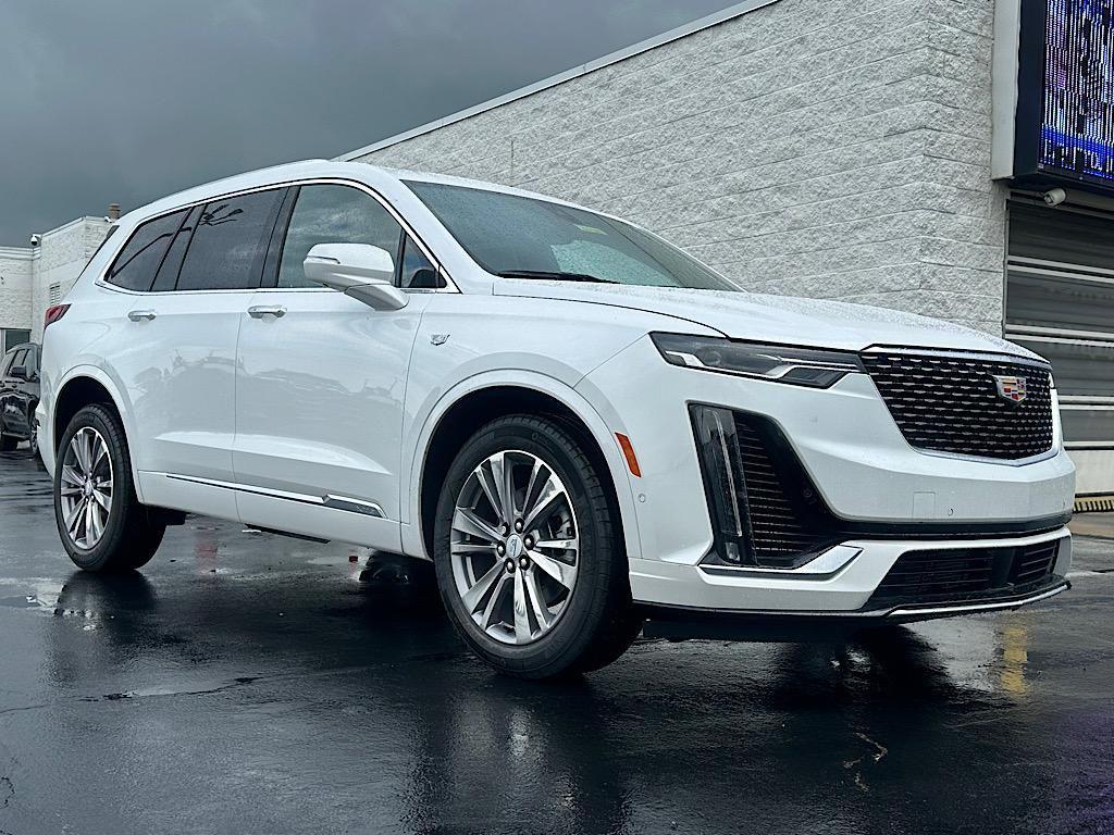 new 2025 Cadillac XT6 car, priced at $65,414