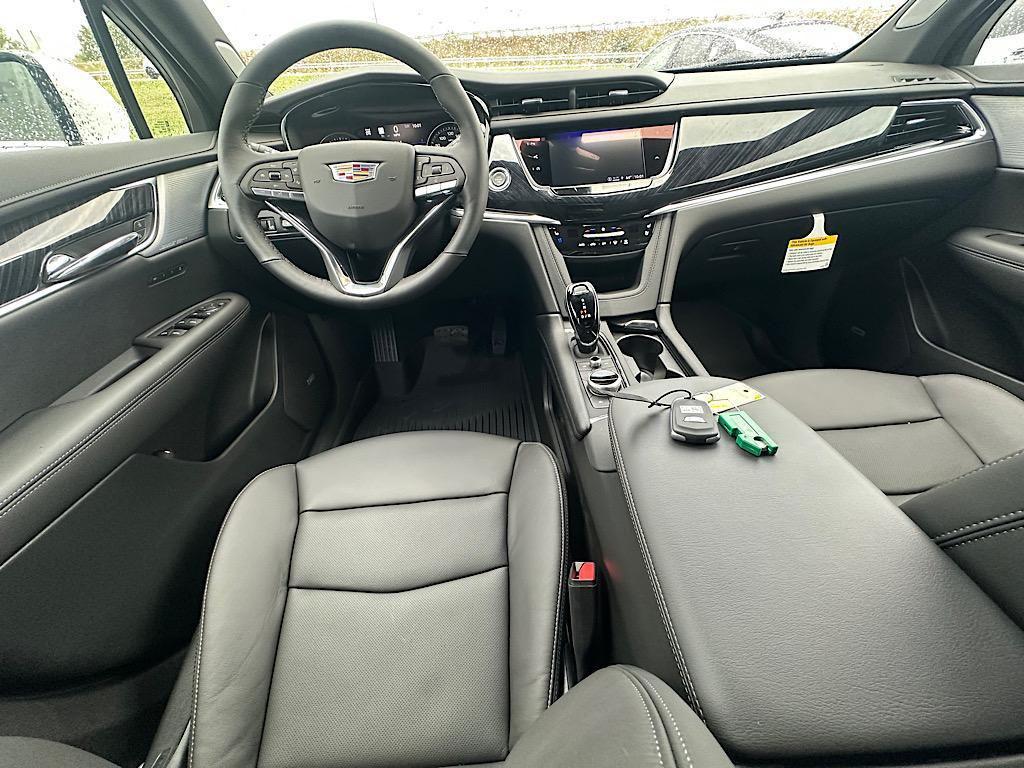 new 2025 Cadillac XT6 car, priced at $63,414