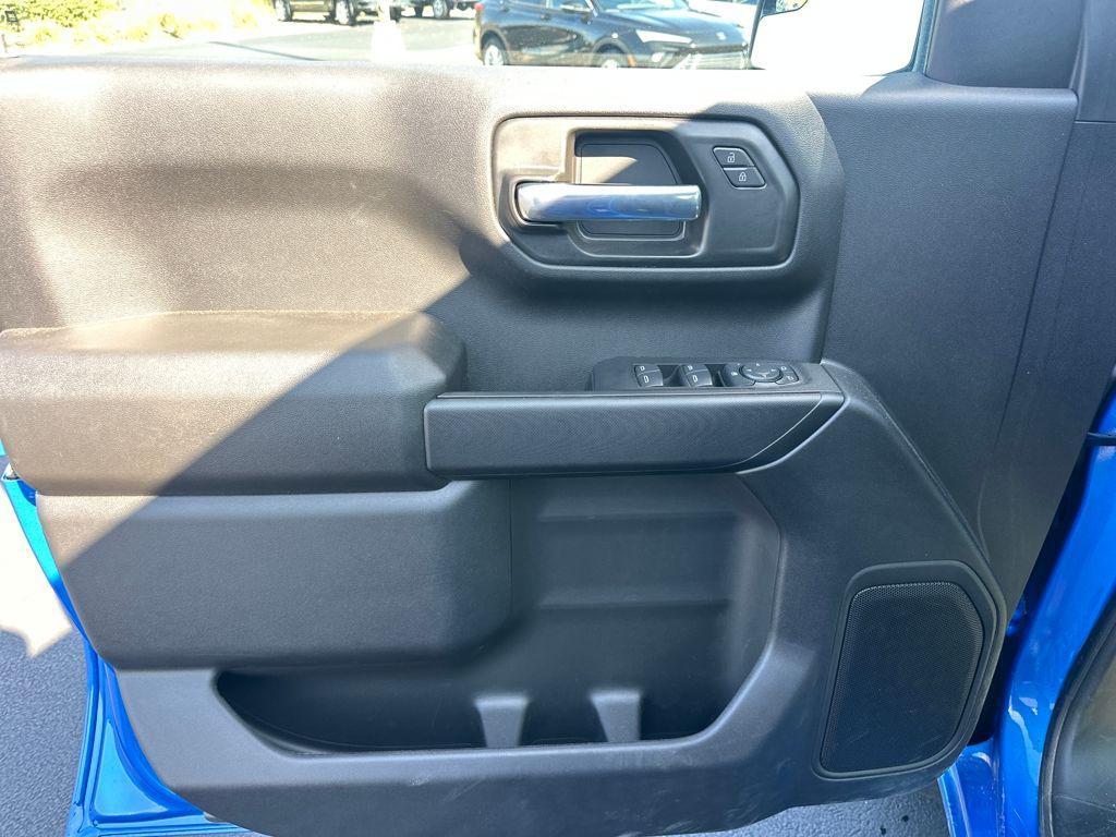 new 2025 Chevrolet Silverado 1500 car, priced at $47,641