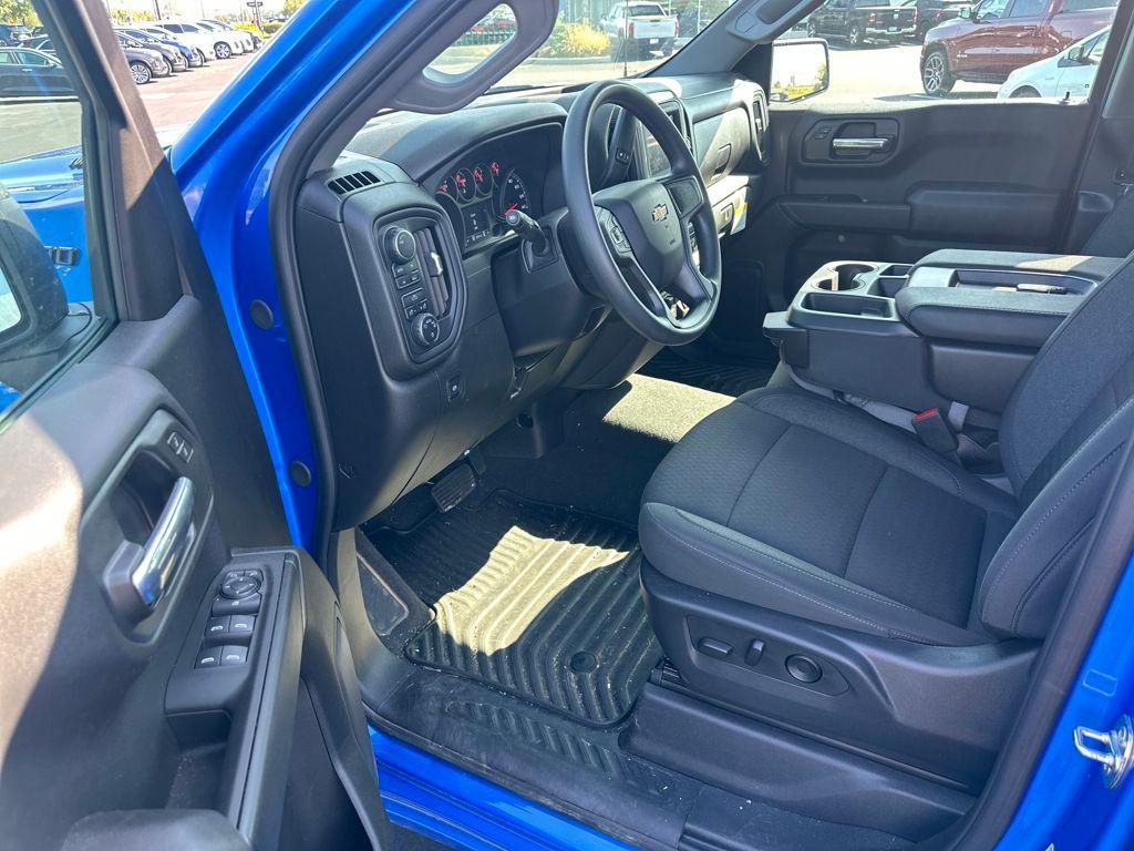 new 2025 Chevrolet Silverado 1500 car, priced at $47,641