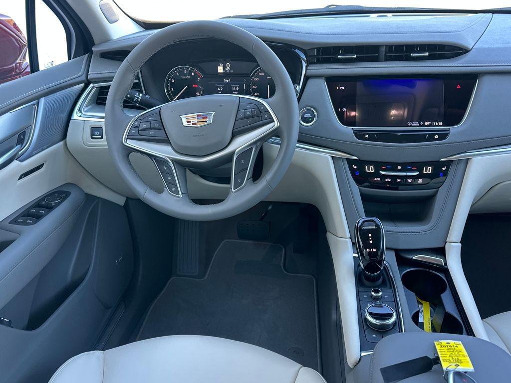 new 2025 Cadillac XT5 car, priced at $55,739
