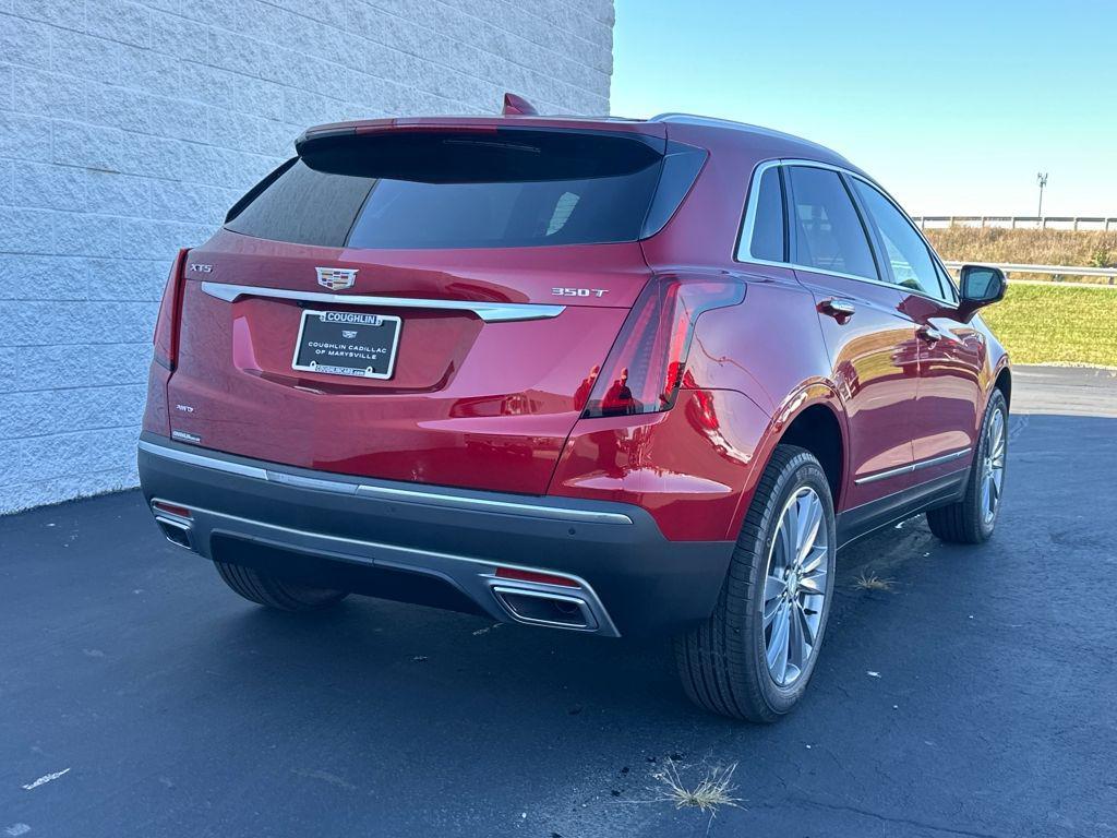 new 2025 Cadillac XT5 car, priced at $55,739