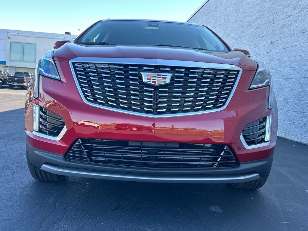new 2025 Cadillac XT5 car, priced at $55,739