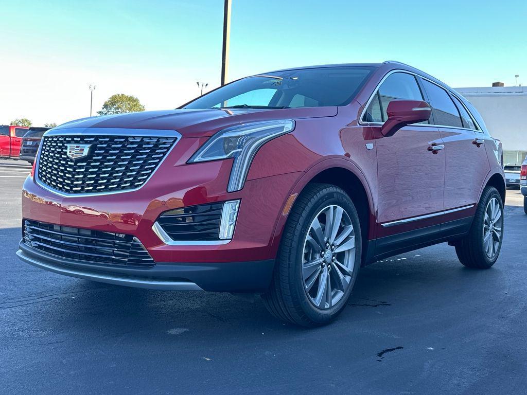 new 2025 Cadillac XT5 car, priced at $55,739