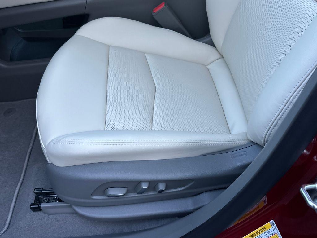 new 2025 Cadillac XT5 car, priced at $55,739