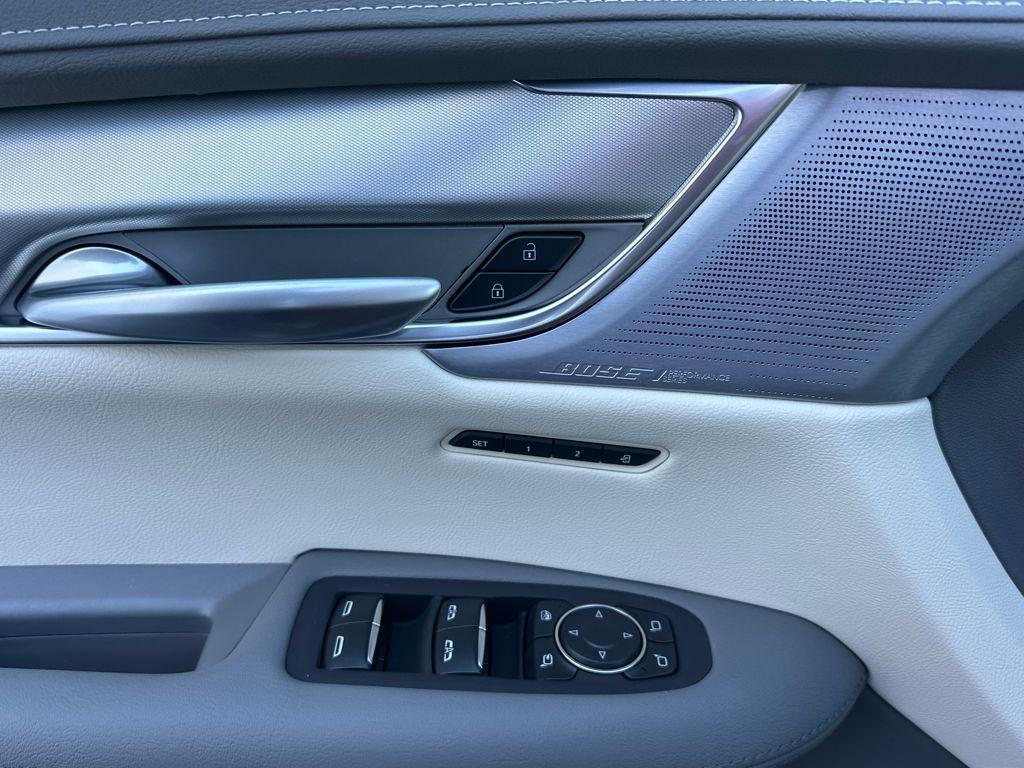 new 2025 Cadillac XT5 car, priced at $55,739