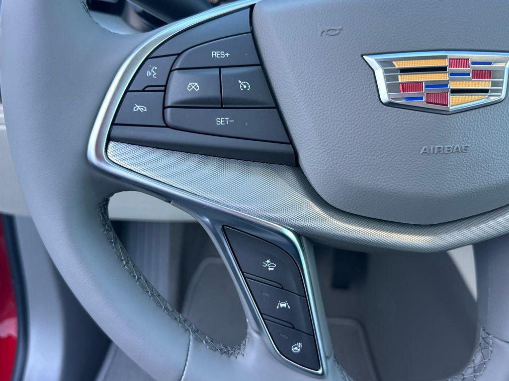 new 2025 Cadillac XT5 car, priced at $55,739