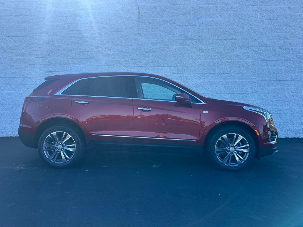 new 2025 Cadillac XT5 car, priced at $55,739