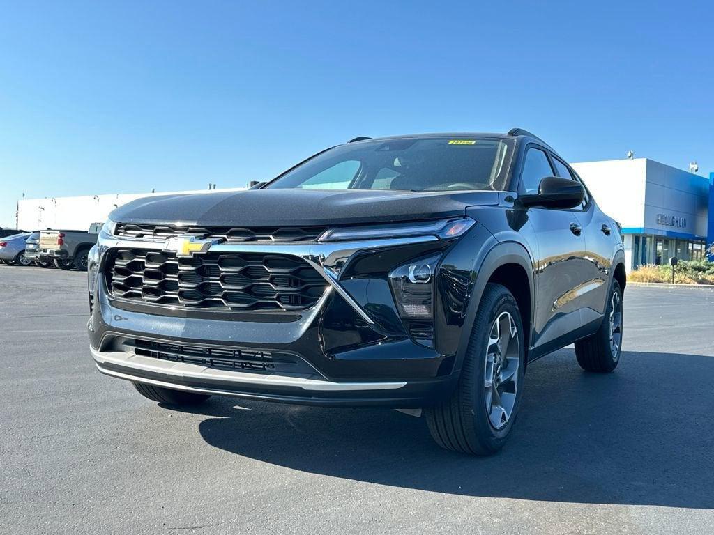 new 2025 Chevrolet Trax car, priced at $25,232