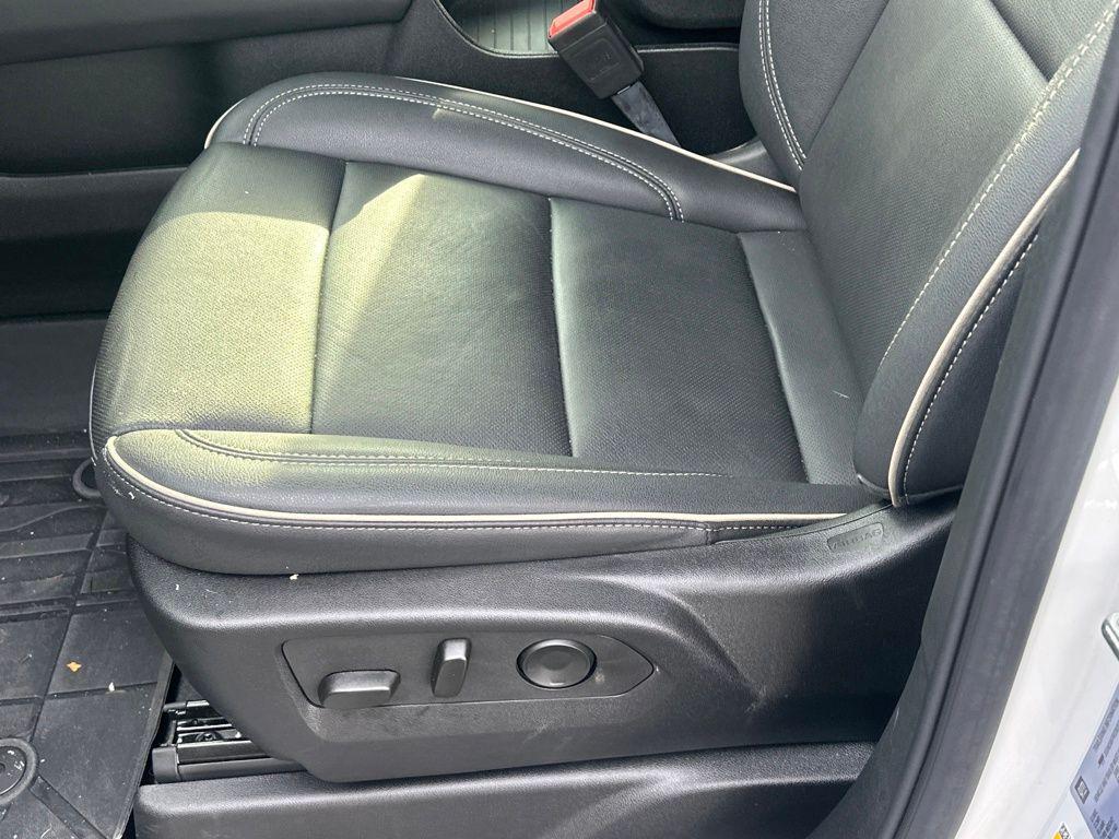 used 2025 Chevrolet Suburban car, priced at $77,665