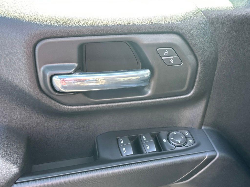 used 2023 Chevrolet Silverado 1500 car, priced at $31,889