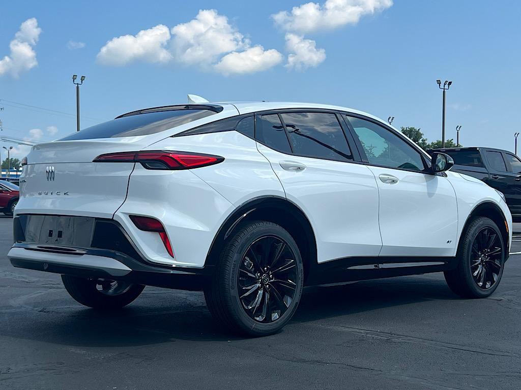 new 2025 Buick Envista car, priced at $29,215
