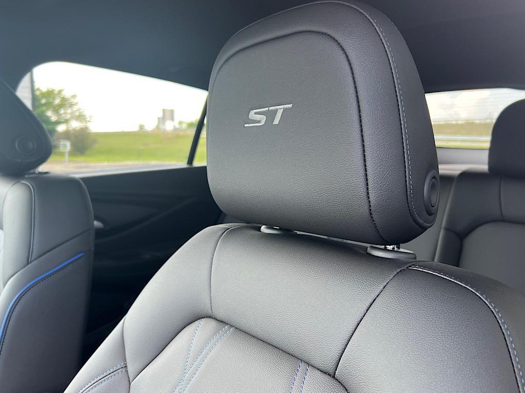 new 2025 Buick Envista car, priced at $29,215