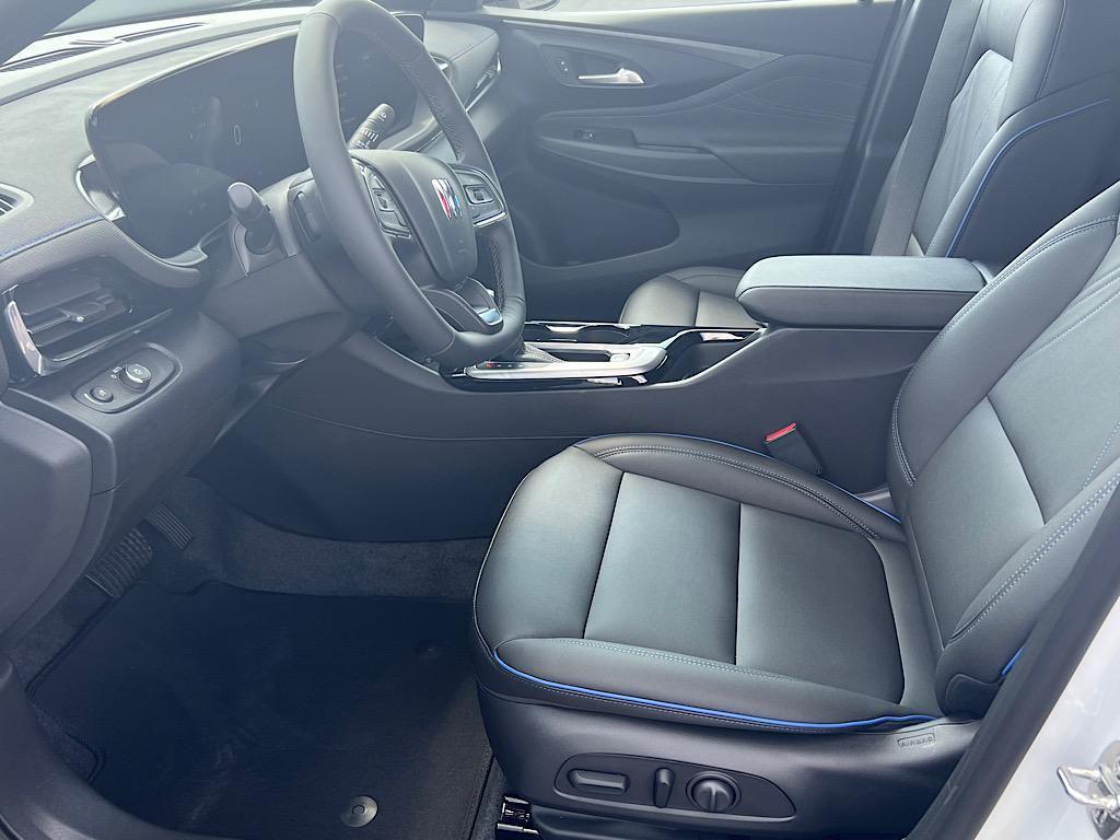 new 2025 Buick Envista car, priced at $29,215