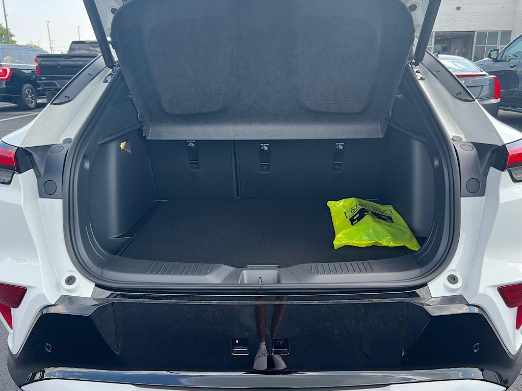 new 2025 Buick Envista car, priced at $29,215