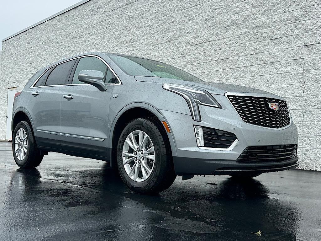 new 2025 Cadillac XT5 car, priced at $47,209